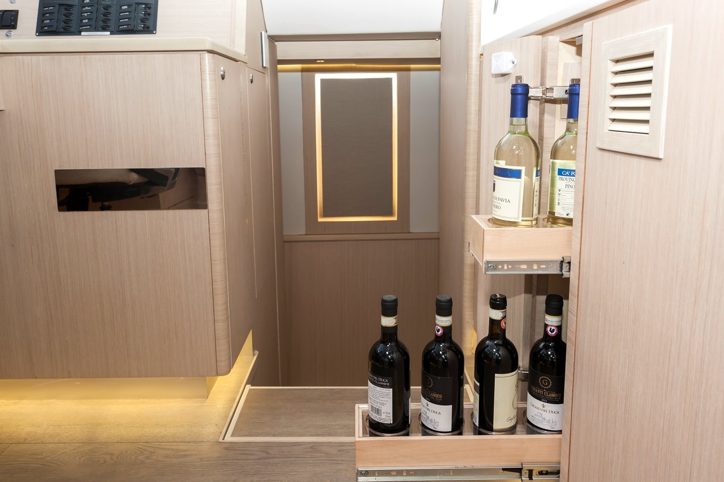 multilhull-mythologies-seawind-1600-luxury-catamaran